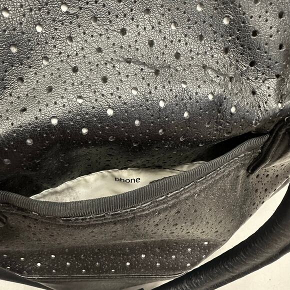 Lululemon Daily Gym Bag in Black Medium Duffle Overnight Faux Leather Top Handle - Picture 14 of 16